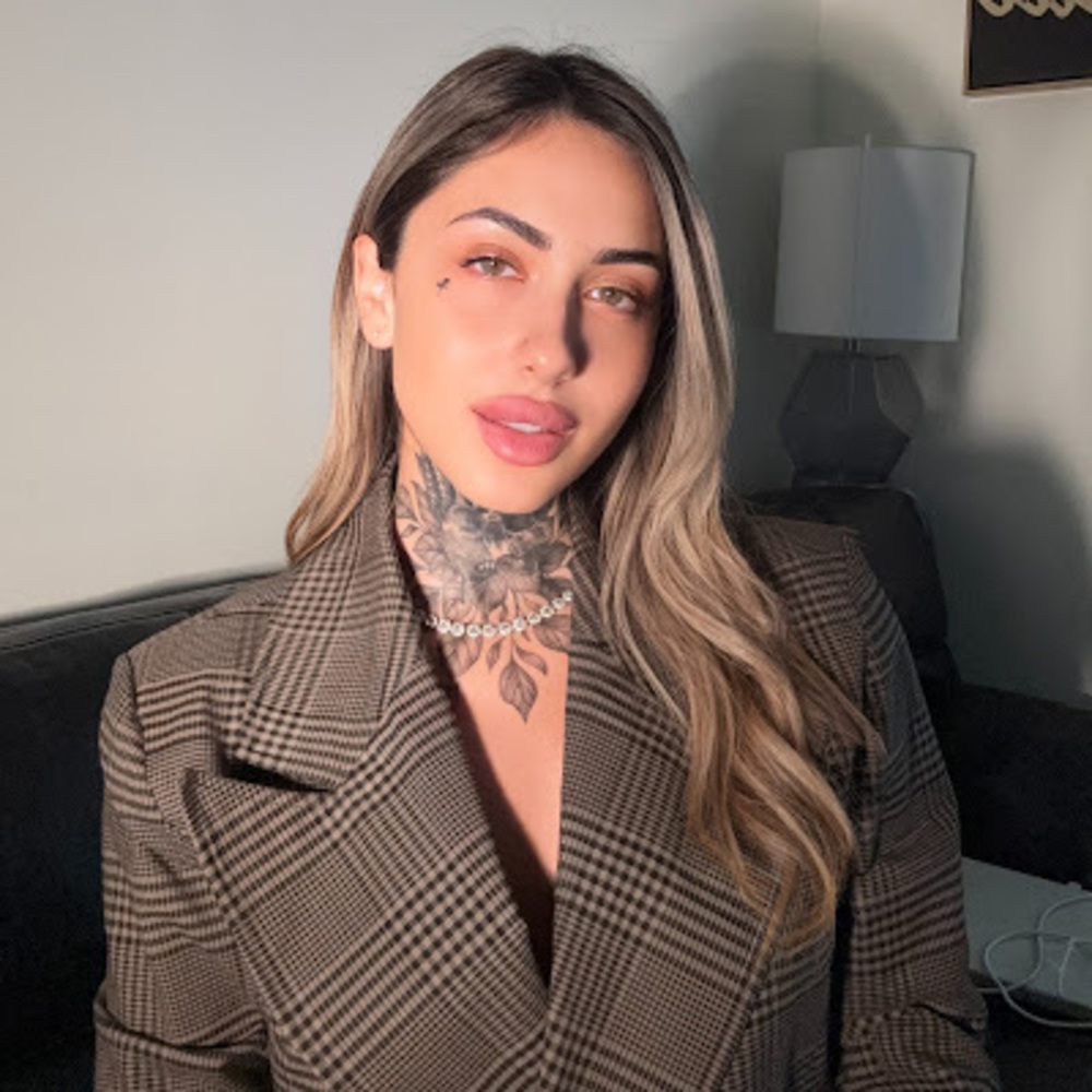 Meet your Posher, Maria